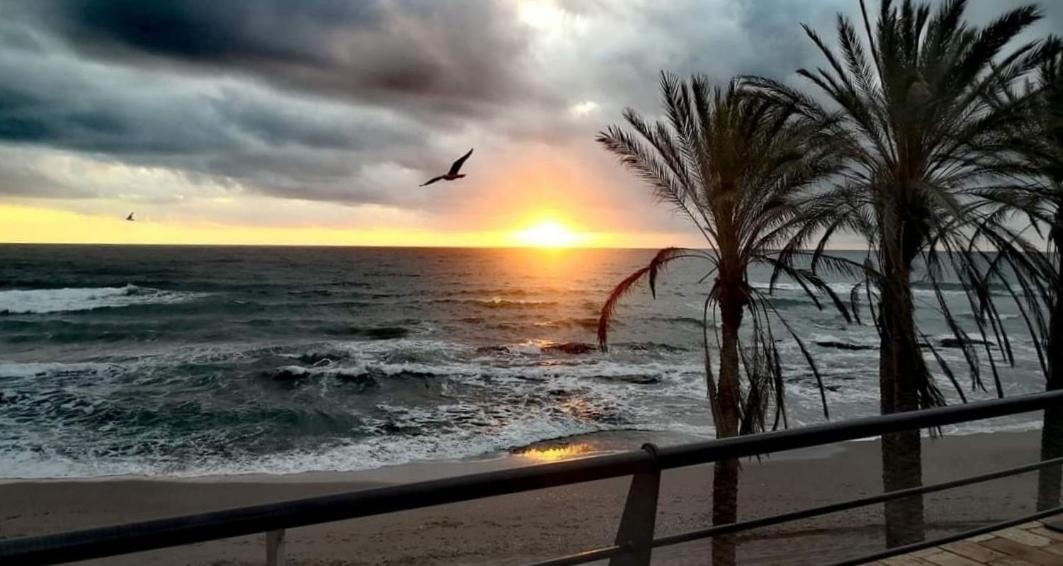 El Estudio De La Playa Benalbeach Vistas Al Mar Беналмадена Екстериор снимка