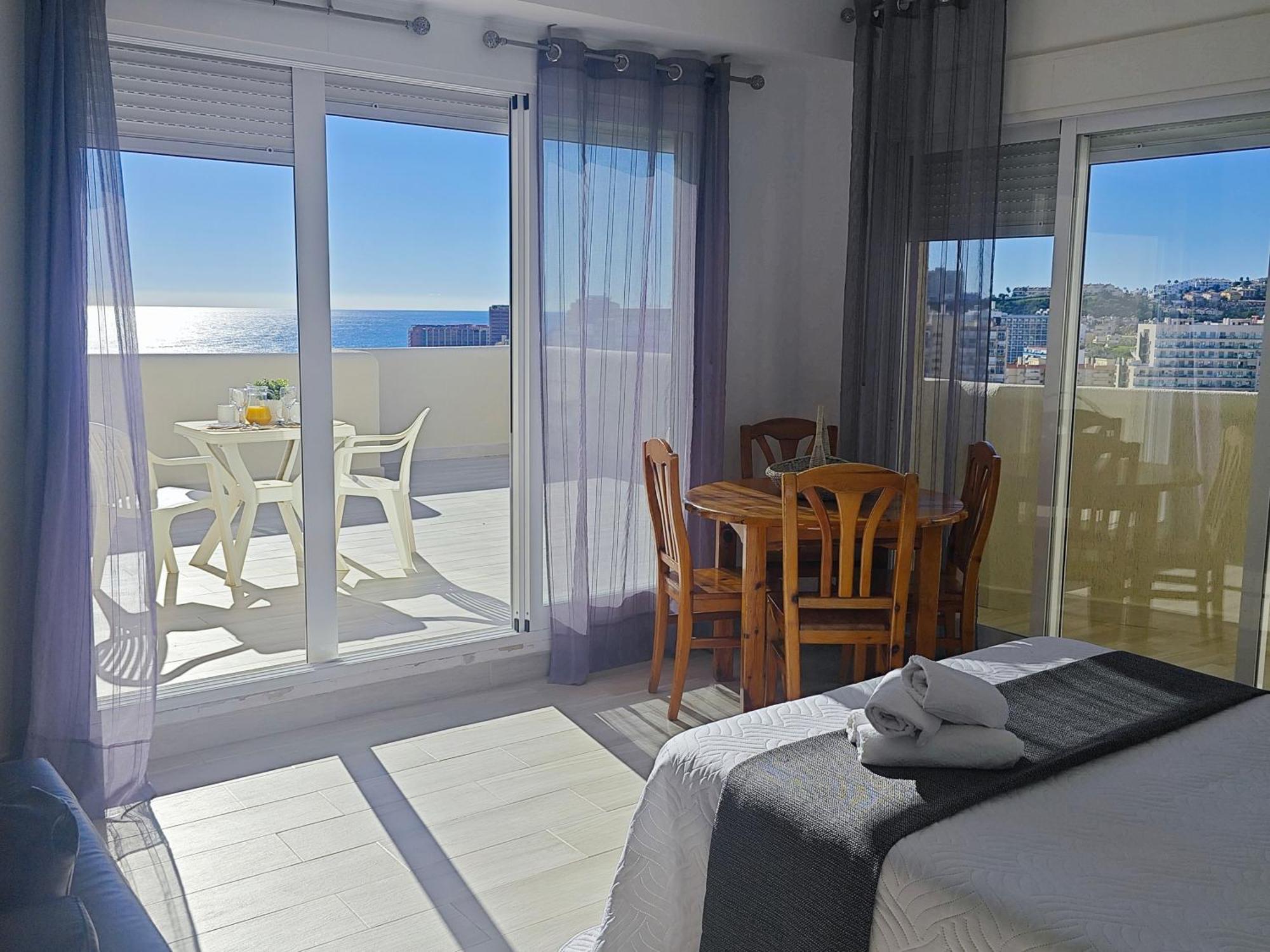 El Estudio De La Playa Benalbeach Vistas Al Mar Беналмадена Екстериор снимка